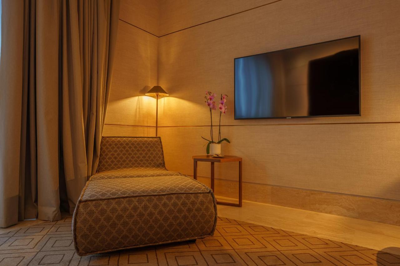 Shirvan Hotel City Yard Džidda Exteriér fotografie A room at the hotel